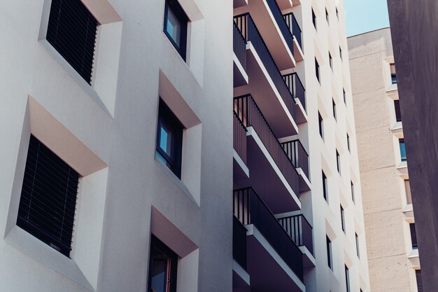 Fachada de un edificio residencial.