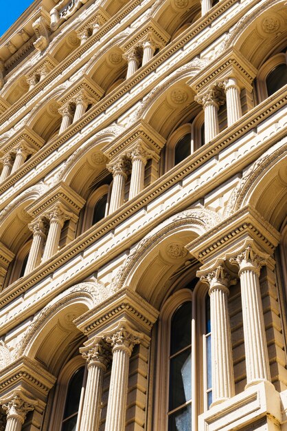 Fachada de hermoso edificio histórico