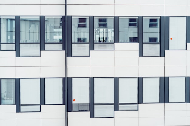 Foto gratuita fachada moderna del edificio de oficinas