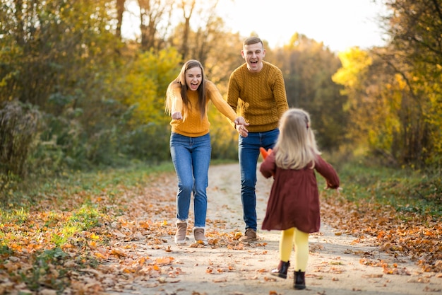 Familia en el bosque