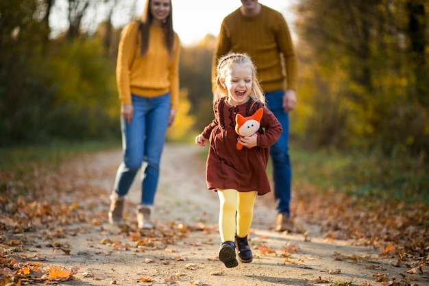 Familia en el bosque