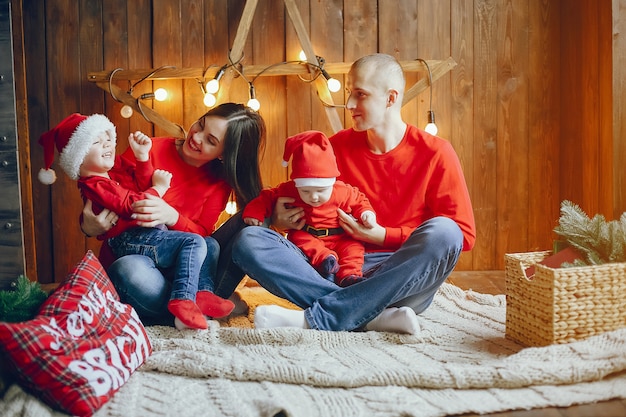 Familia en casa