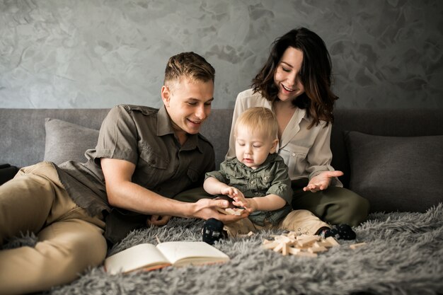 Familia en casa