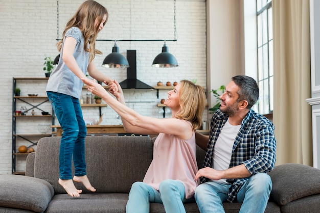 Familia en casa