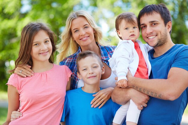 Familia disfrutando un fin de semana