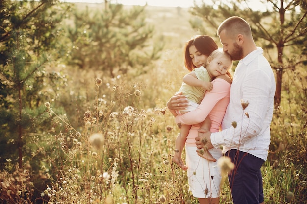 Familia divertirse en un parque