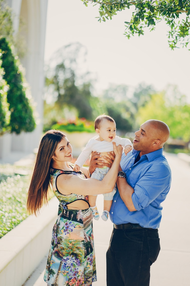 Foto gratuito familia en un paseo