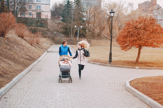 familia en un paseo