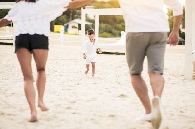 Familia en la playa