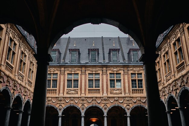Famoso histórico Vieille Bourse en Lille en Francia