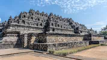 Foto gratuita famoso templo de borobudur en mungkid, indonesia