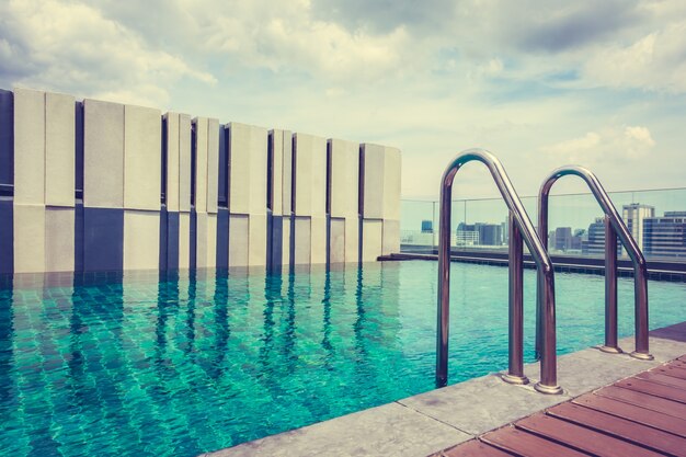 Fantástica piscina para descansar