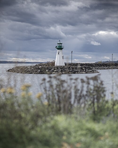 Faro sobre el río St. Laurence