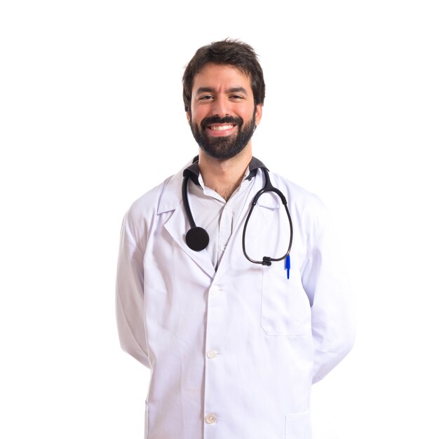 Feliz médico sobre fondo blanco