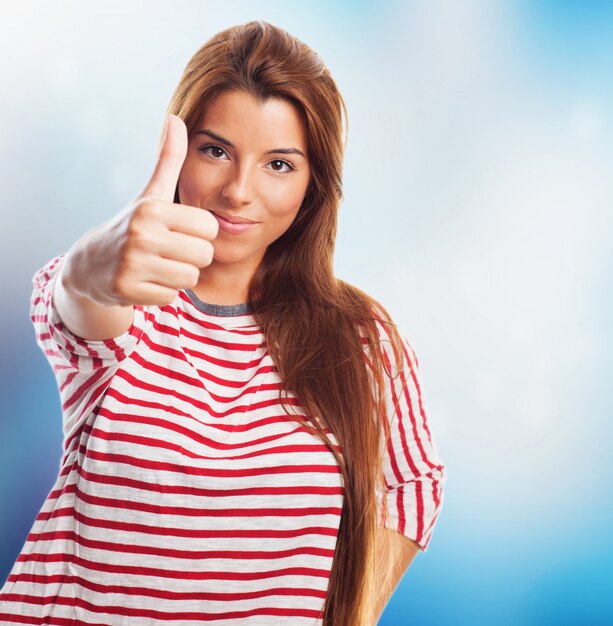 &quot;Femenina que da una&quot; &quot;pulgar hacia arriba&quot; &quot;&quot;