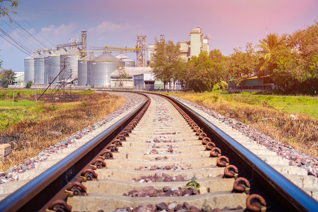 Ferrocarril e industria.