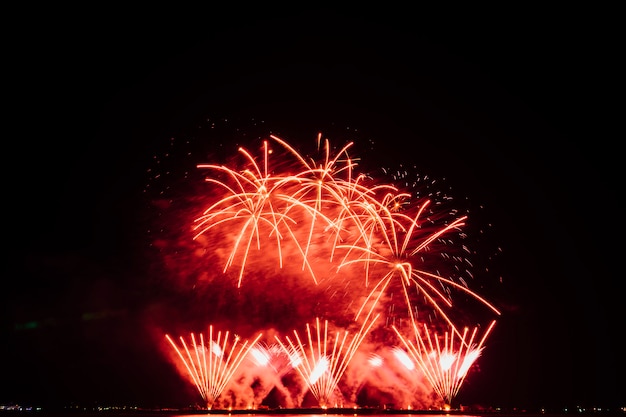 festival de fuegos artificiales en Tailandia