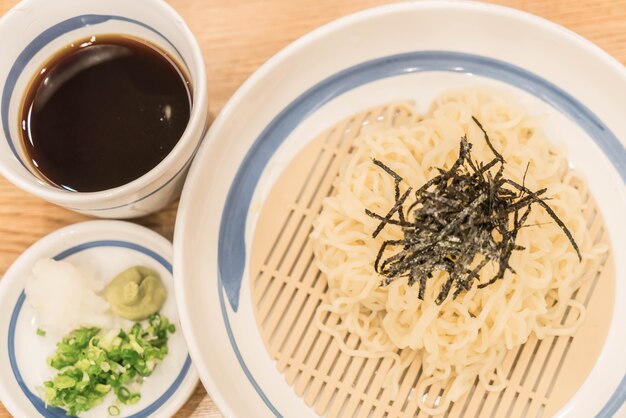 Fideos de ramen frío