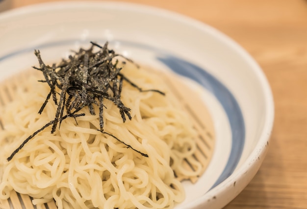 Fideos de ramen frío