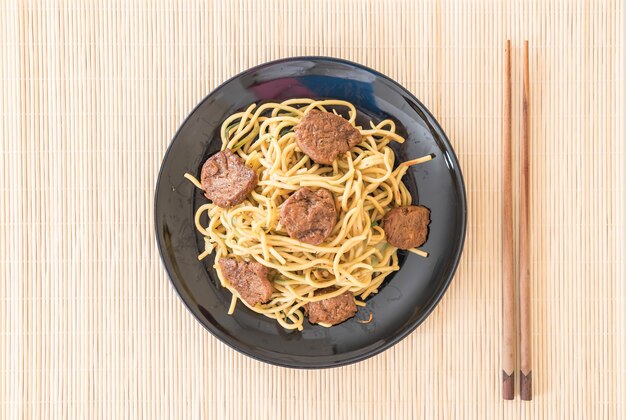 fideos salteados - comida vegetariana