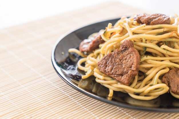 fideos salteados - comida vegetariana