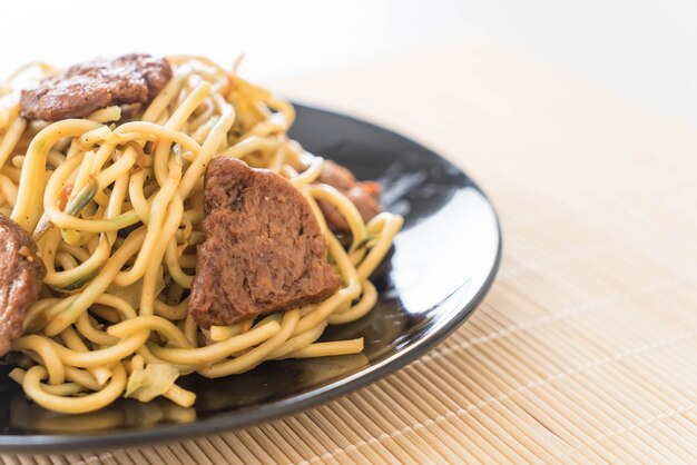 fideos salteados - comida vegetariana