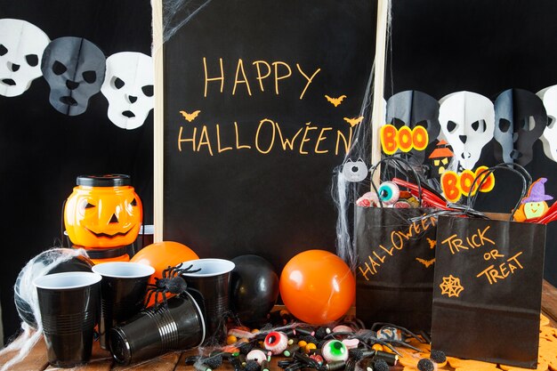 Fiesta de Halloween con decoraciones