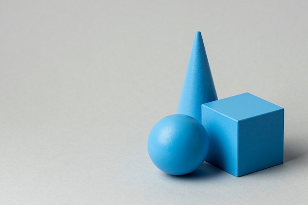 Figuras geométricas minimalistas con espacio de copia.