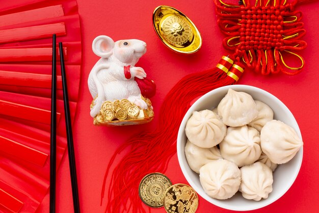 Figurita de rata y bolas de masa hervida año nuevo chino