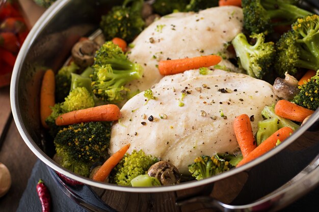 Filete de pollo con verduras al vapor