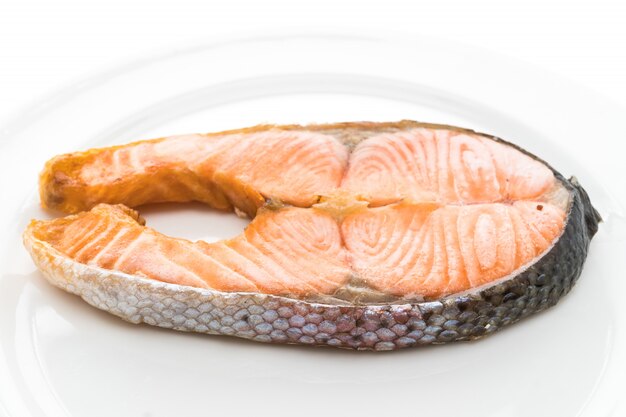 Foto gratuita filete de salmón frito