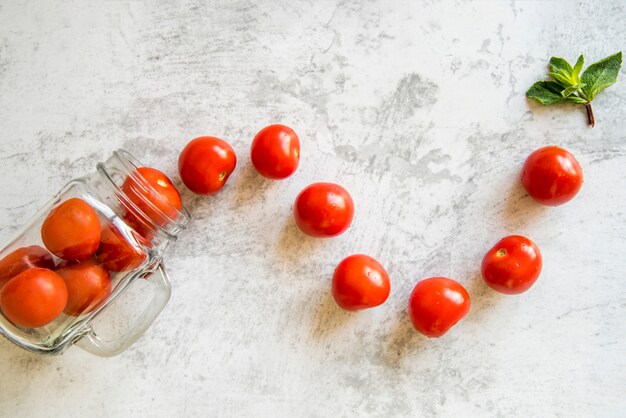 Flat lay de frutas para cóctel de verano