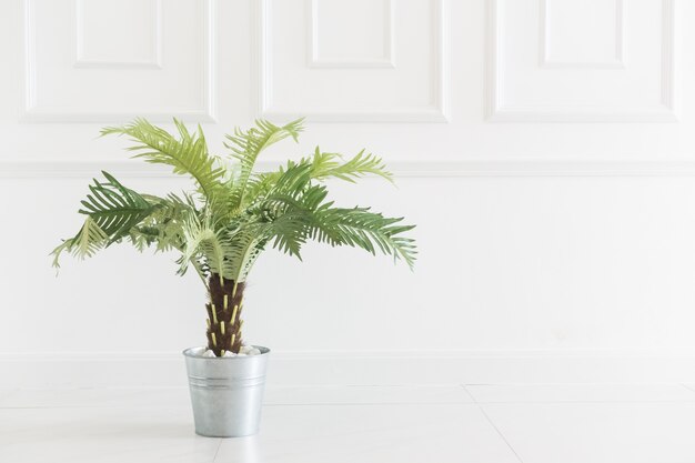 florero verde de luz de oficinas baño