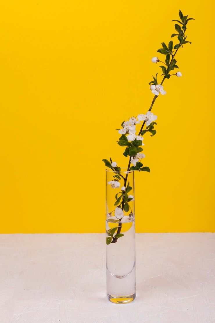 Foto gratuito flores en un jarrón