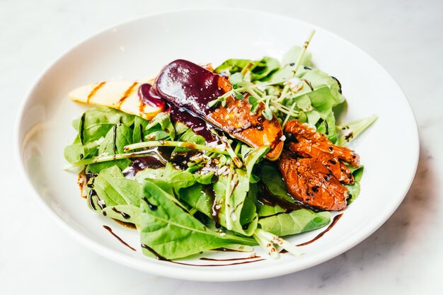 Foie gras con ensalada de verduras