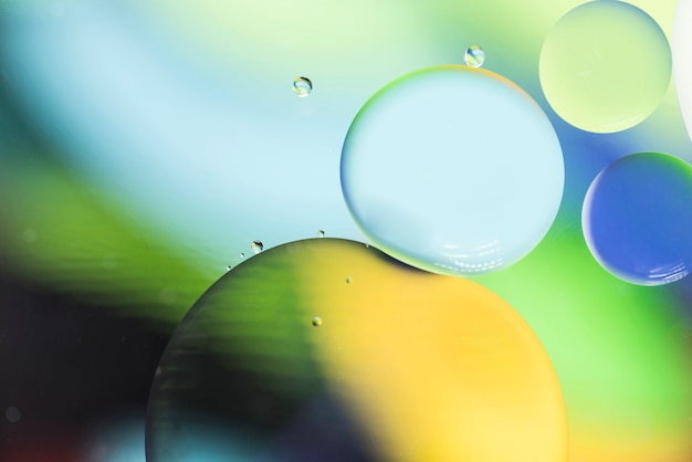 Fondo abstracto verde y amarillo verde con burbujas
