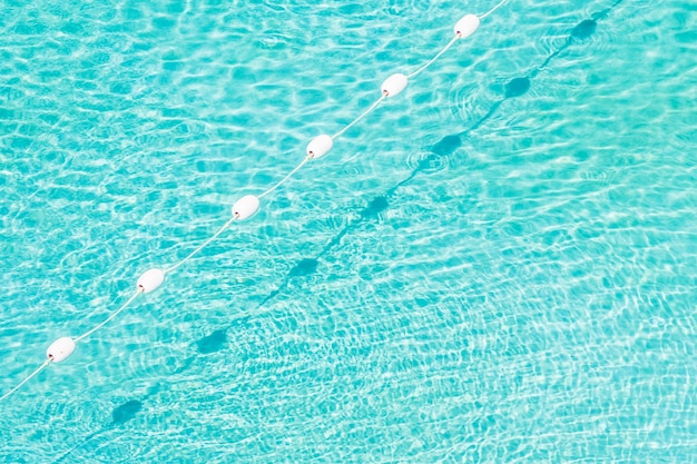 Fondo del agua de la piscina