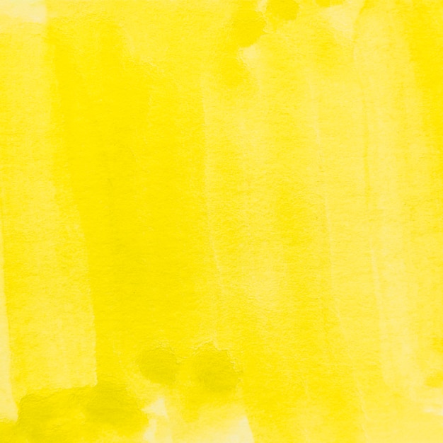 Fondo amarillo pintado con espacio para escribir el texto.