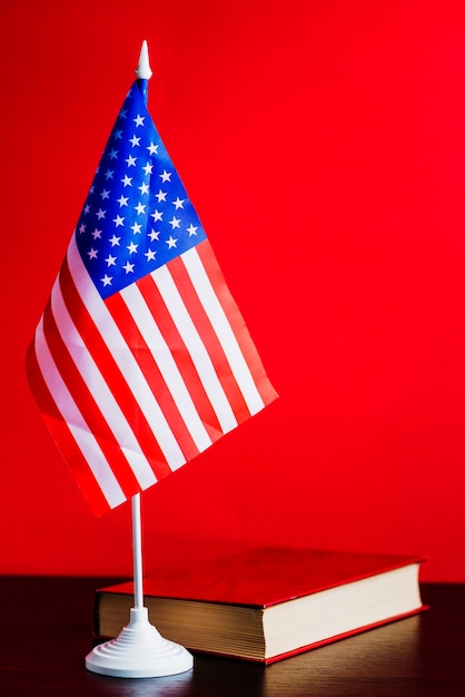 Foto gratuita fondo de bandera americana con libro