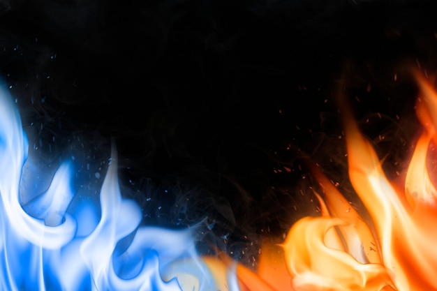 Fondo de borde de llama, imagen de fuego azul realista negro