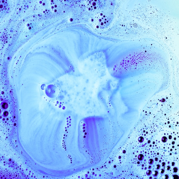 Foto gratuita fondo de burbuja de baño azul bomba