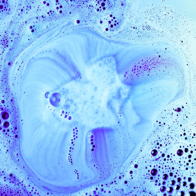 Fondo de burbuja de baño azul bomba