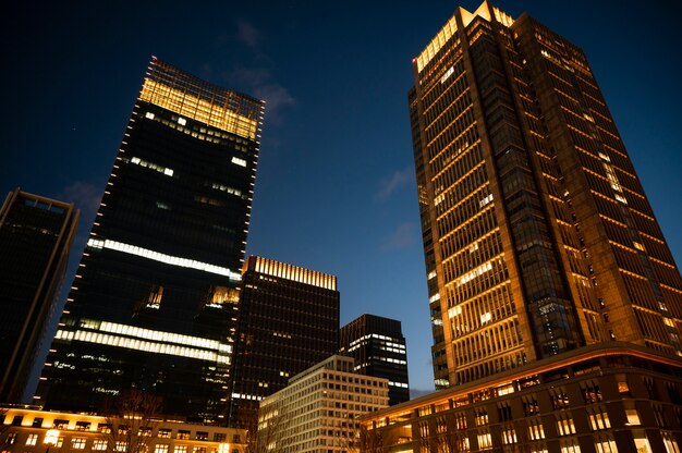 Fondo de la calle moderna de Tokio