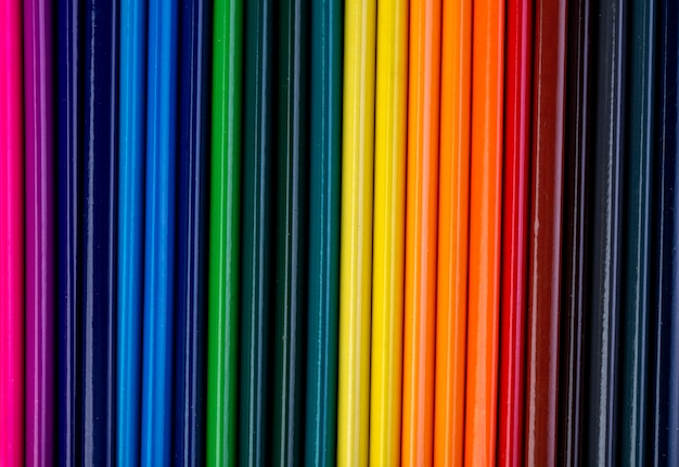 Fondo de un conjunto de lápices de colores vista superior