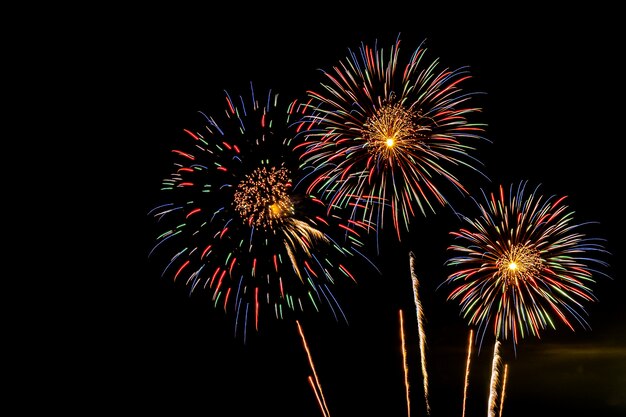 Fondo de exhibición de fuegos artificiales para aniversario de celebración