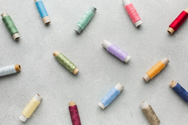 Fondo de hilos de coser multicolor
