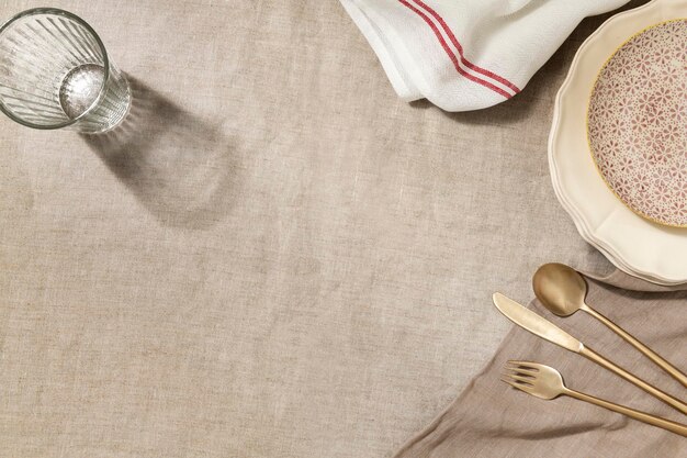 Fondo de mesa de cena vacía