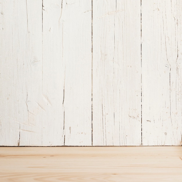 Fondo de una mesa con madera blanca