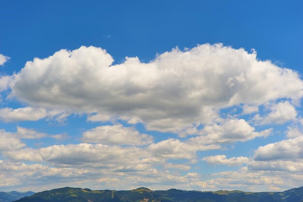 Fondo natural de cielo y nubes