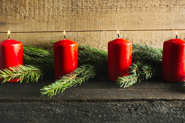 Fondo de navidad con cuatro velas
